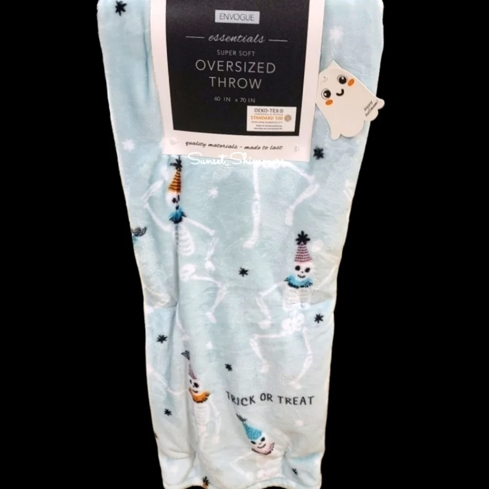 ENVOUGE Pastel Halloween SKELETON w PARTY HATS Throw Blanket Decor TikTok New